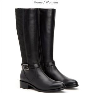 Aquatalia Orlee boot NWT.